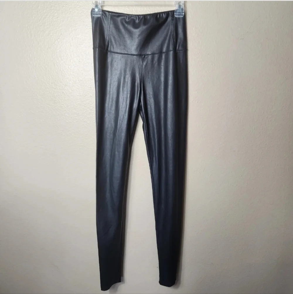 Wilfred Free Aritzia Daria Faux/Vegan Leather High Waisted Leggings-Size S